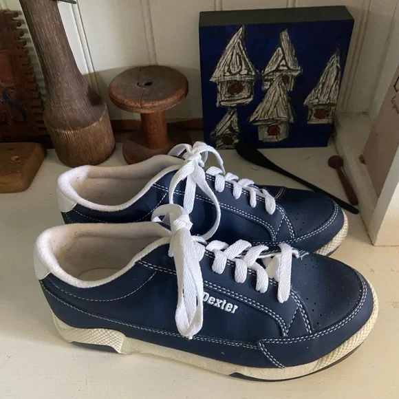 Dexter - Picture 2 of 5